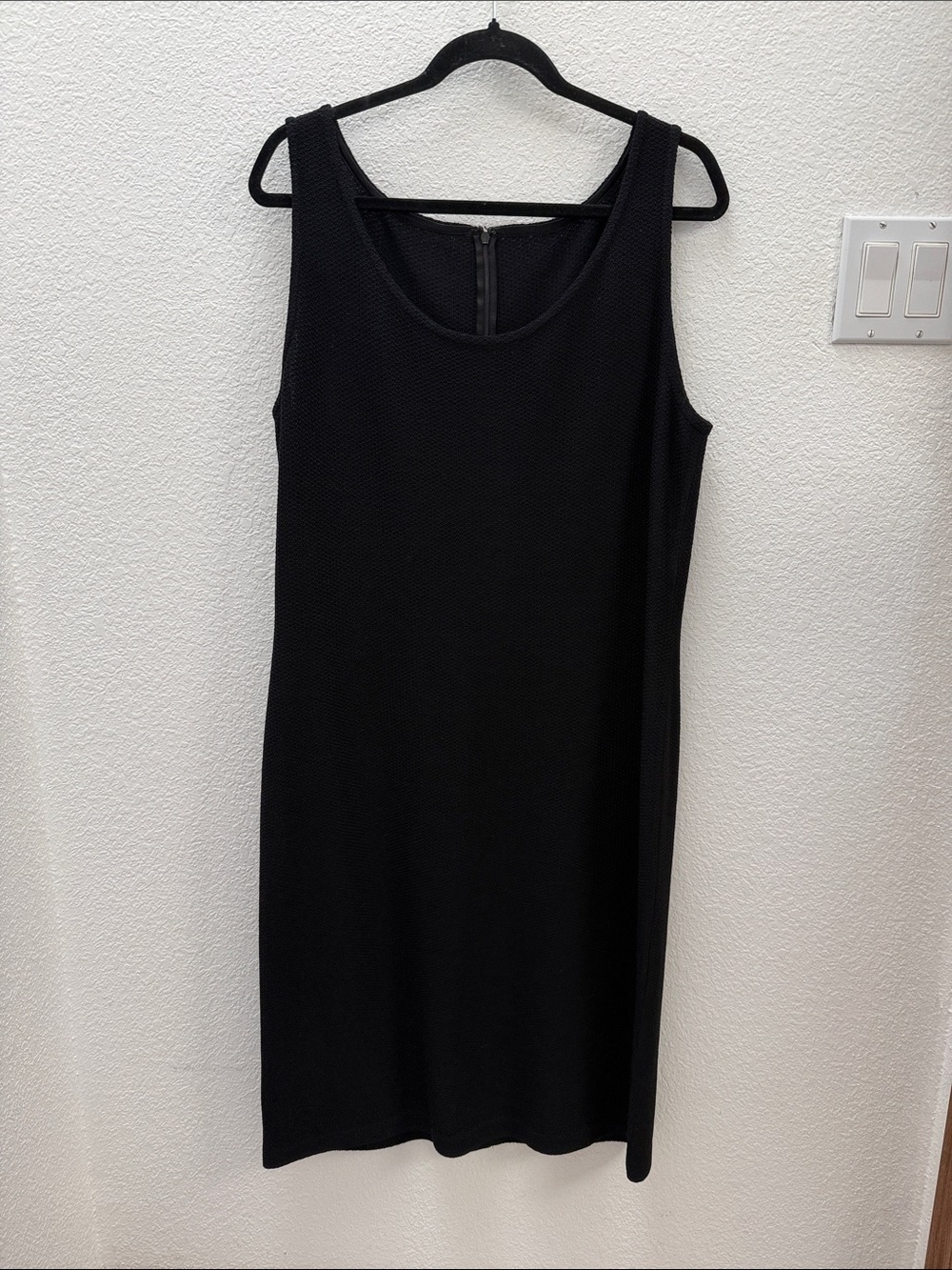 Vintage St. John Collection by Marie Gray Black Sleeveless Knit Midi Shift Dress
